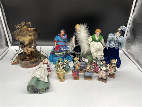 METAL MUSICAL MARY GO ROUND - PORCELAIN DOLLS - 90’s COWTOWN FIGURES