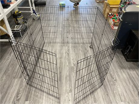 MEDIUM COLLAPSABLE PET CAGE (NEEDS A FEW BRACKETS)