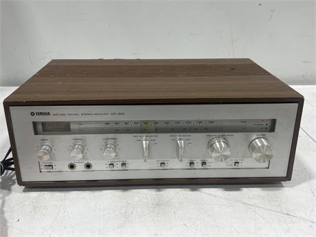 YAMAHA CR-420 RECEIVER - LIGHTS UP OTHERWISE UNTESTED / AS IS