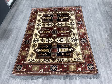 BEAUTIFUL HAND KNOTTED WOOL AREA RUG (59”x79”)