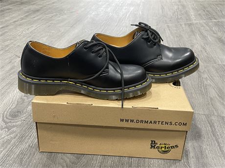 NEW IN BOX LEATHER DR. MARTENS SHOES SIZE 7