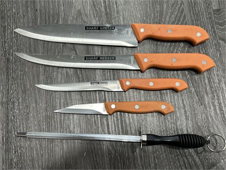 4 SHARF MESSER KNIVES W/SHARPENER
