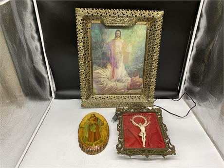 VINTAGE RELIGIOUS LOT - SEE PHOTOS FOR LIGHT UP PICTURES