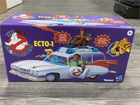 THE REAL GHOSTBUSTERS ECTO-1 (MISB) NEW - NEVER OPENED