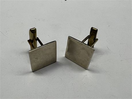 PAIR OF QUALITY STERLING 1970s CUFFLINKS