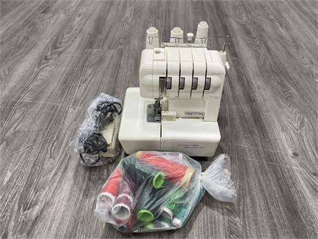 KENMORE SEWING MACHINE W/ACCESSORIES