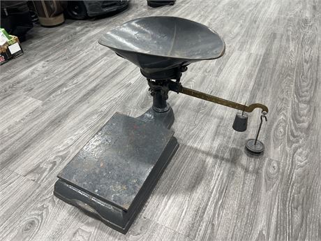 ANTIQUE GENERAL STORE WEIGH SCALE CIRCA 1940 - CANADIAN MADE - 22” LONG