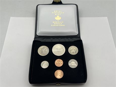 ROYAL CANADIAN MINT 1973 COIN SET IN CASE