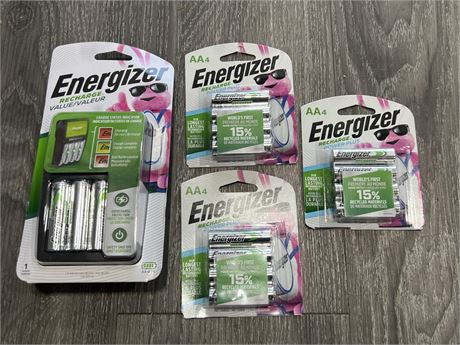 (NEW) ENERGIZER RECHARGE VALUE PACK W/EXTRA BATTERIES