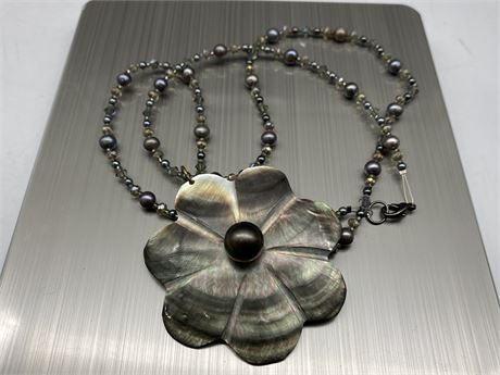 REAL PEARL NECKLACE W/ MOTHER OF PEARL