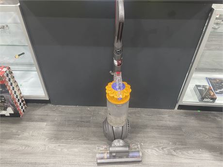 DYSON DC66 VACUUM (NEEDS CLEANING)