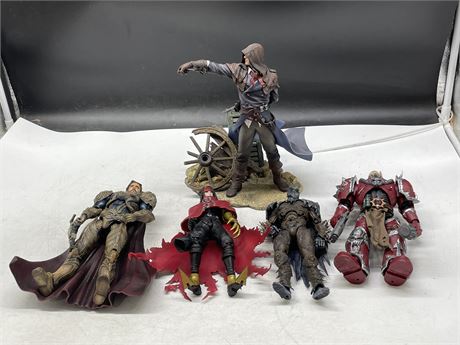 LOT OF 5 COLLECTABLE FIGURES