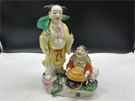 CHINESE PORCELAIN STATUE - 1 FT
