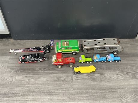 LOT OF VINTAGE TONKA, BUDDY L, RACE CARS - MOSTLY JUST PARTS & PIECES