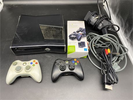 XBOX 360, CONTROLLERS, & DUAL CHARGER (Turns on)