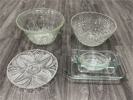 2 LARGE PUNCH BOWLS, CRYSTAL CUT TRAY, PYREX DISHES
