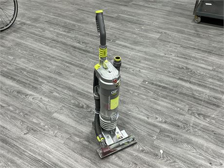 HOOVER AIR WINDTUNNEL BAGLESS VACUUM - WORKS GREAT