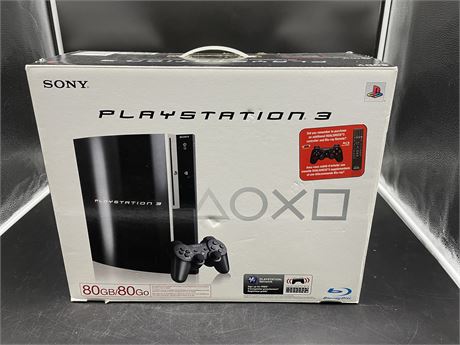 PRE-OWNED PS3 IN BOX (INCLUDES SYSTEM/CONTROLLER/CORDS)