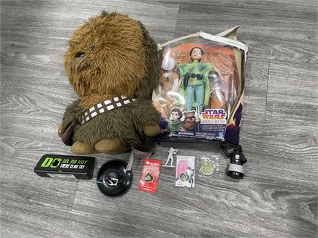 LOT OF MISC STAR WARS COLLECTABLES