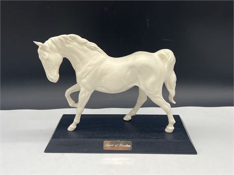 Urban Auctions - BESWICK LARGE ‘SPIRIT OF FREEDOM’ HORSE - 10”