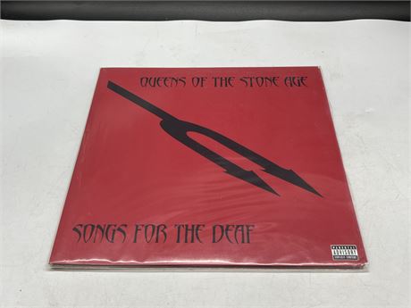 QUEENS OF THE STONE AGE - 2LP SONGS FOR THE DEAF - NEAR MINT (NM)