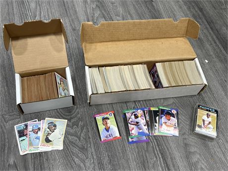 LOT OF VINTAGE MLB CARDS - 1970s / 80s