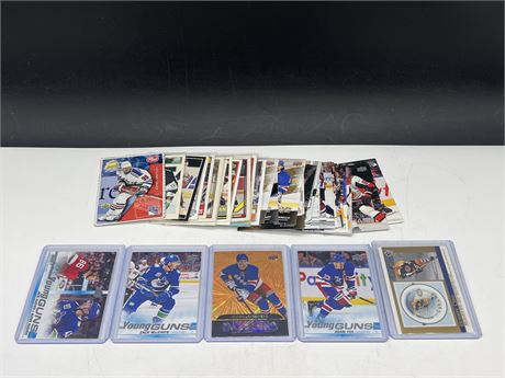 LOT OF MISC NHL CARDS - INCLUDING YOUNG GUNS, DAZZLERS & ECT