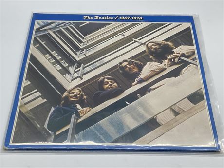 THE BEATLES - 1967-1970 - VG (slightly scratched)