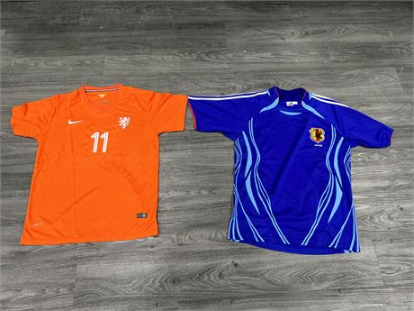 2 SOCCER JERSEYS IN LIKE NEW CONDITION - SIZE XL & 3XL