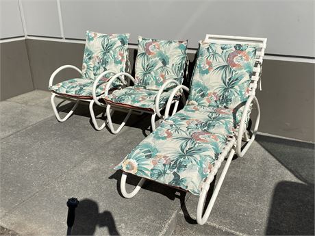 3 PCE OF 1970s PATIO FURNITURE