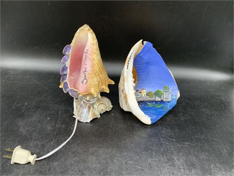 VINTAGE SEA SHELL NIGHT LAMP AND PAINTED CONCH