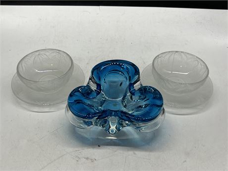 VINTAGE BLUE ART GLASS BOWL & (2) 1930s FROSTED GLASS BOWLS / PLATES