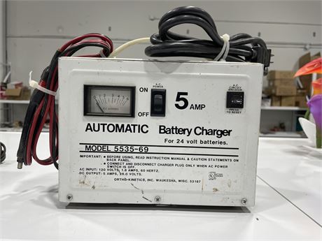 VINTAGE AUTOMATIC BATTERY CHARGER