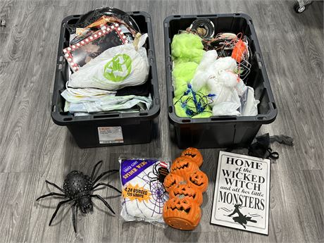 2 BOXES OF HALLOWEEN DECORATIONS