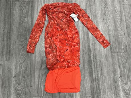 RETAIL $108 (NEW) GUESS, LINED DRESS - SIZE XS -