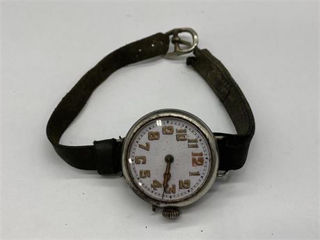 WW1 TRENCH WATCH PORCELAIN DIAL - NEEDS REPAIR