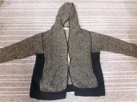 CHARLISE - WOMAN'S HOODIE (L) - BARELY WORN