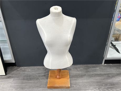 VINTAGE MANNEQUIN BODY ON STAND - 34” TALL