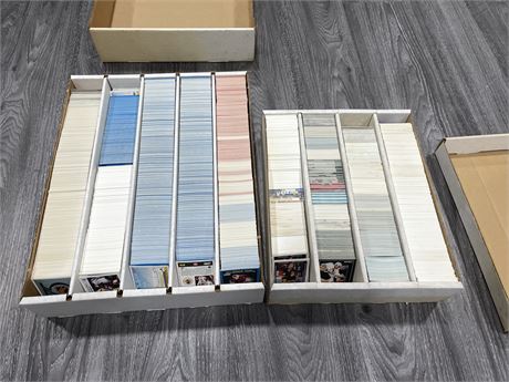 BOX OF ~8000 MIXED HOCKEY 90’s CARDS
