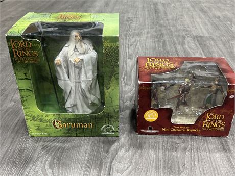 2 LORD OF THE RINGS FIGURES IN BOX - TALLEST IS 10”