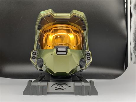 HALO 3 THE MASTER CHEIR COLLECTION HELMET