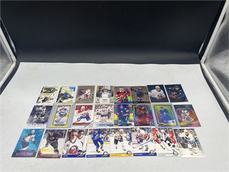 LARGE LOT OF ROOKIES - YGS & ECT