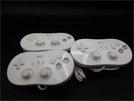COLLECTION OF CLASSIC CONTROLLERS - VERY GOOD CONDITION - WII