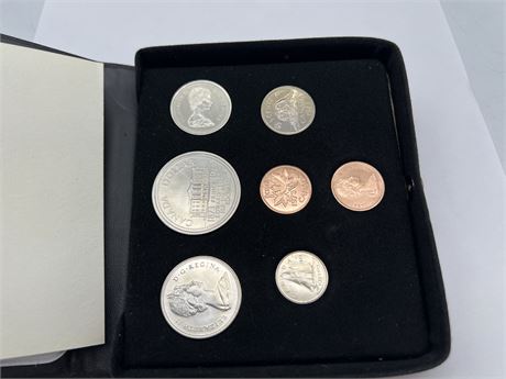 1973 ROYAL CANADIAN MINT COIN SET IN CASE