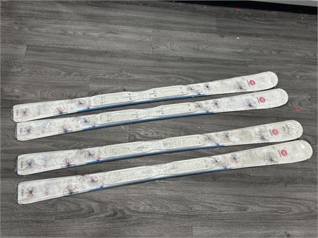 2 NEW PAIRS OF ROSSIGNOL FUN GIRL SKIS - L 21 140/WH