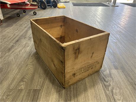 VINTAGE VERNON ORCHARDS APPLE CRATE - 20”x12”x12”