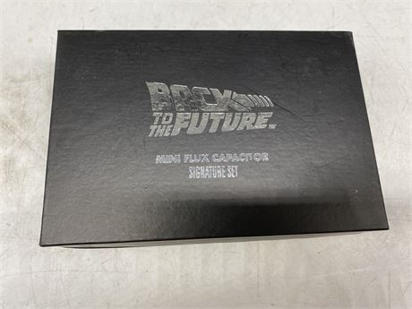 MAD GEEK BACK TO THE FUTURE MINI FLUX CAPACITOR SET SIGNED BY WRITER/PRODUCER