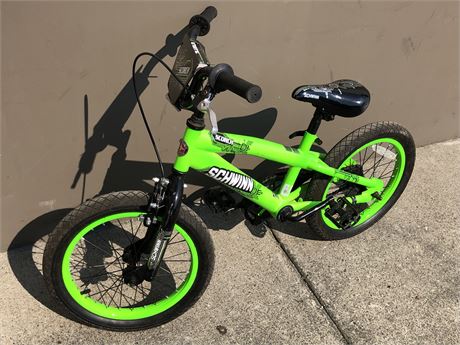 CHILDS SCHWINN BICYCLE 16” NEON GREEN