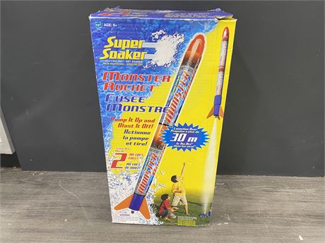 SUPER SOAKER MONSTER ROCKET AS NEW IN BOX