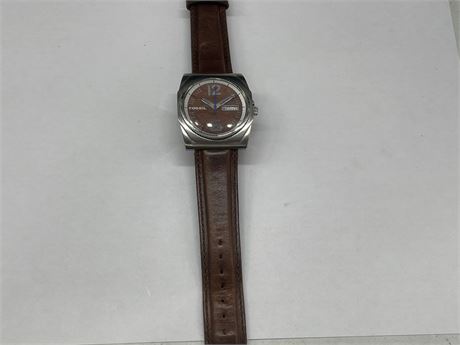 FOSSIL MENS WATCH (LIKE NEW)